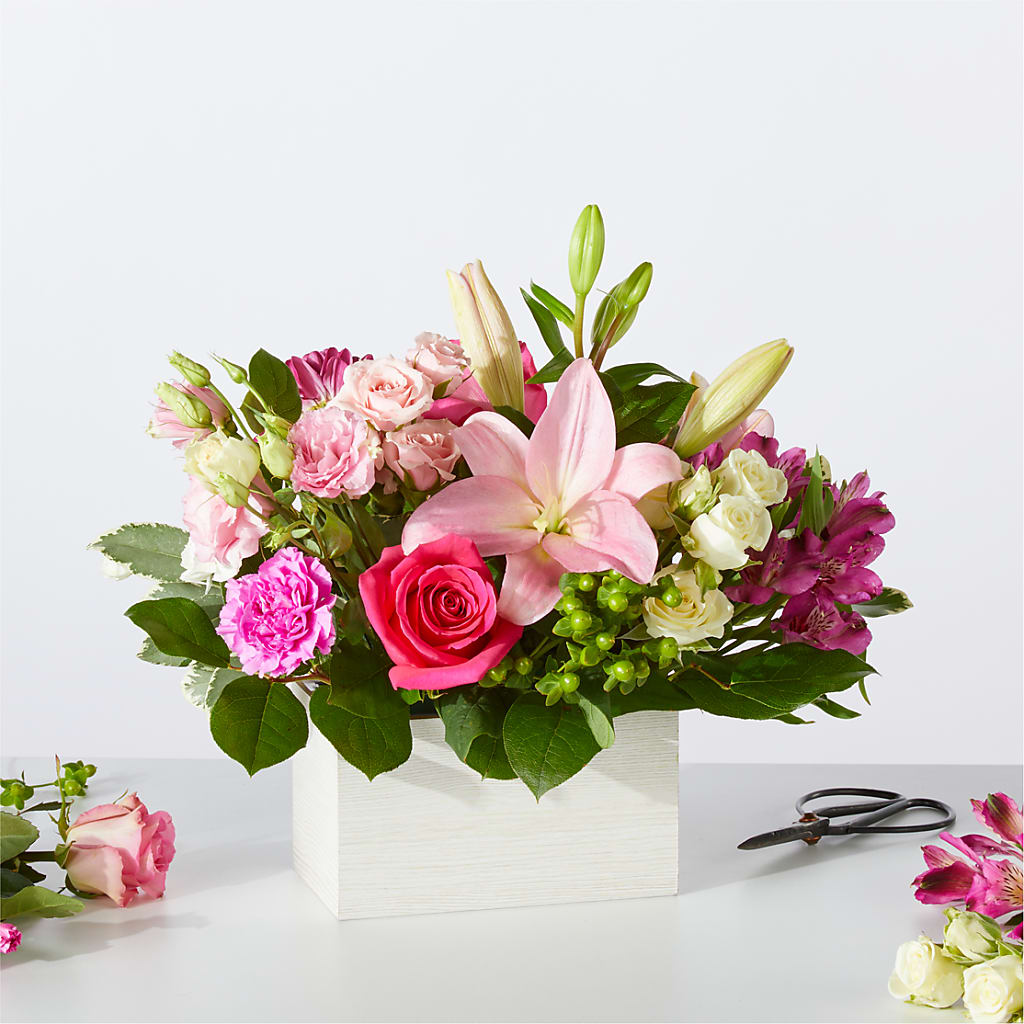 Sweetberry Box – A Florist Original – KAREN'S FLOWER KOTTAGE, Hayward CA