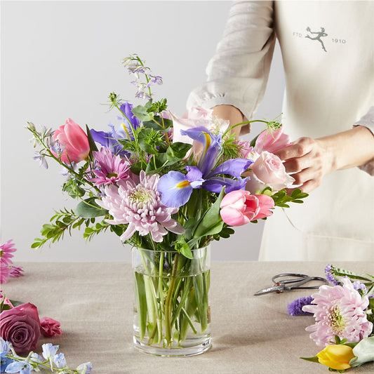 Pastel Tradition - A Florist Original – KAREN'S FLOWER KOTTAGE, Hayward CA