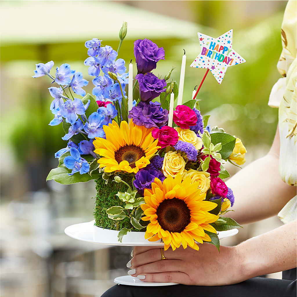 Star of the Day Floral Cake – KAREN'S FLOWER KOTTAGE, Hayward CA