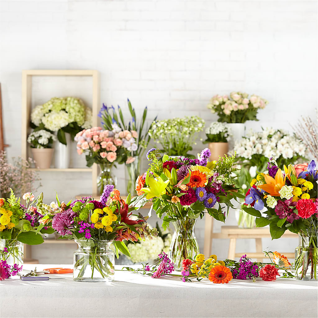 Bold & Bright – A Florist Original – KAREN'S FLOWER KOTTAGE, Hayward CA
