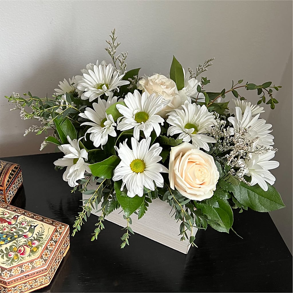 Fresh Linen Box Bouquet – KAREN'S FLOWER KOTTAGE, Hayward CA