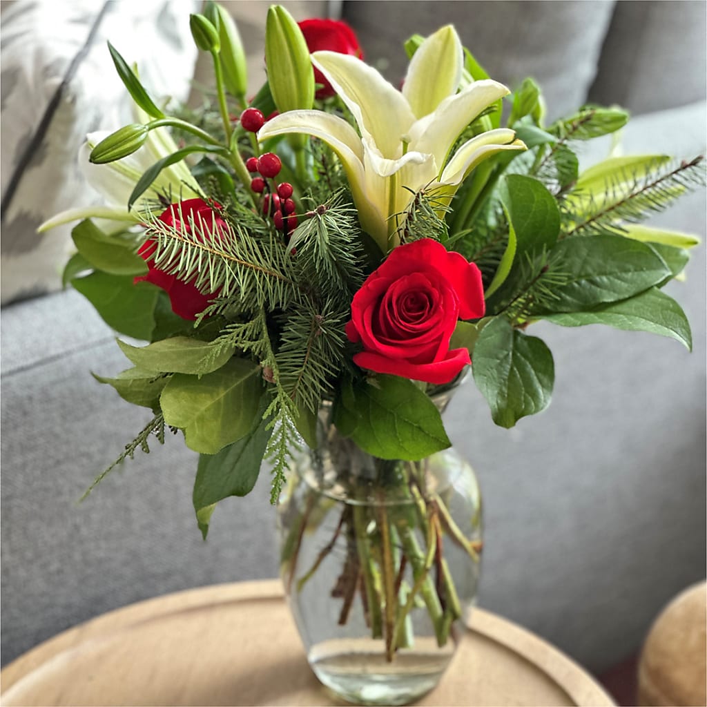 Sparkling Snowflakes Bouquet – KAREN'S FLOWER KOTTAGE, Hayward CA
