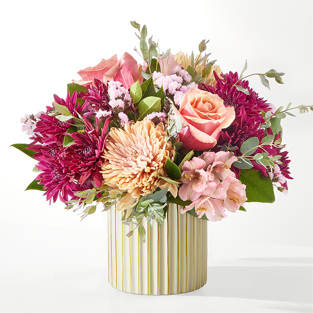 Berry Cobbler Bouquet with Ivory Vase – KAREN'S FLOWER KOTTAGE, Hayward CA